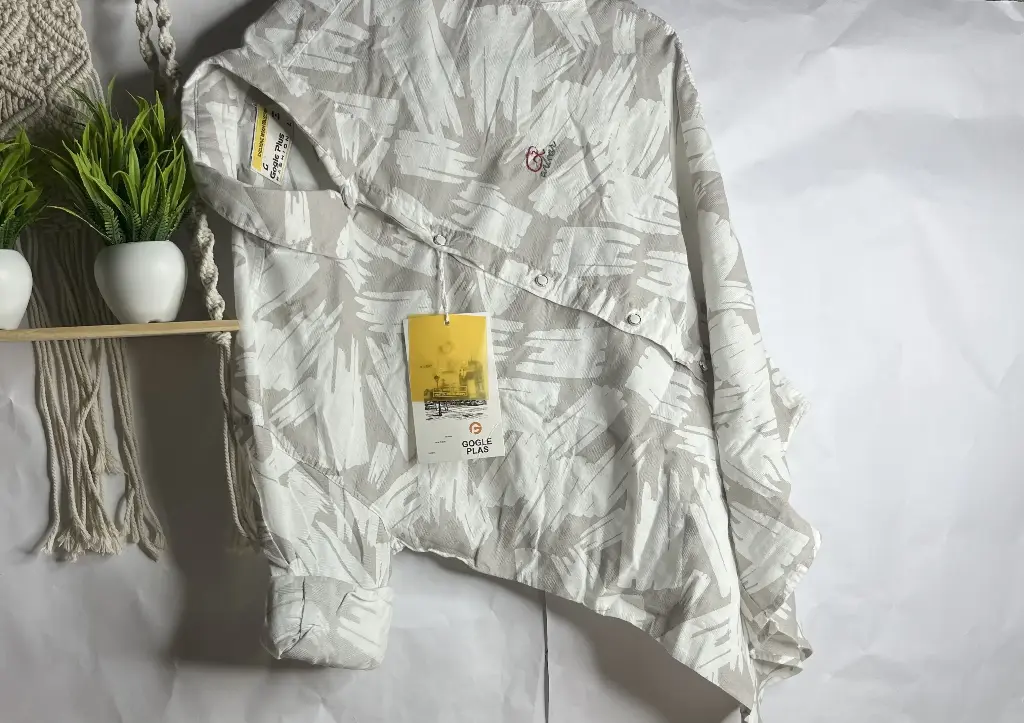 ZT2 Men's Regular Fit Solid Spread Collar Casual Shirt