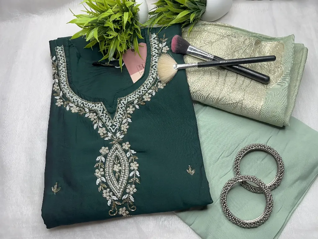 ZT4 Roman Silk Women's Kurta Set.