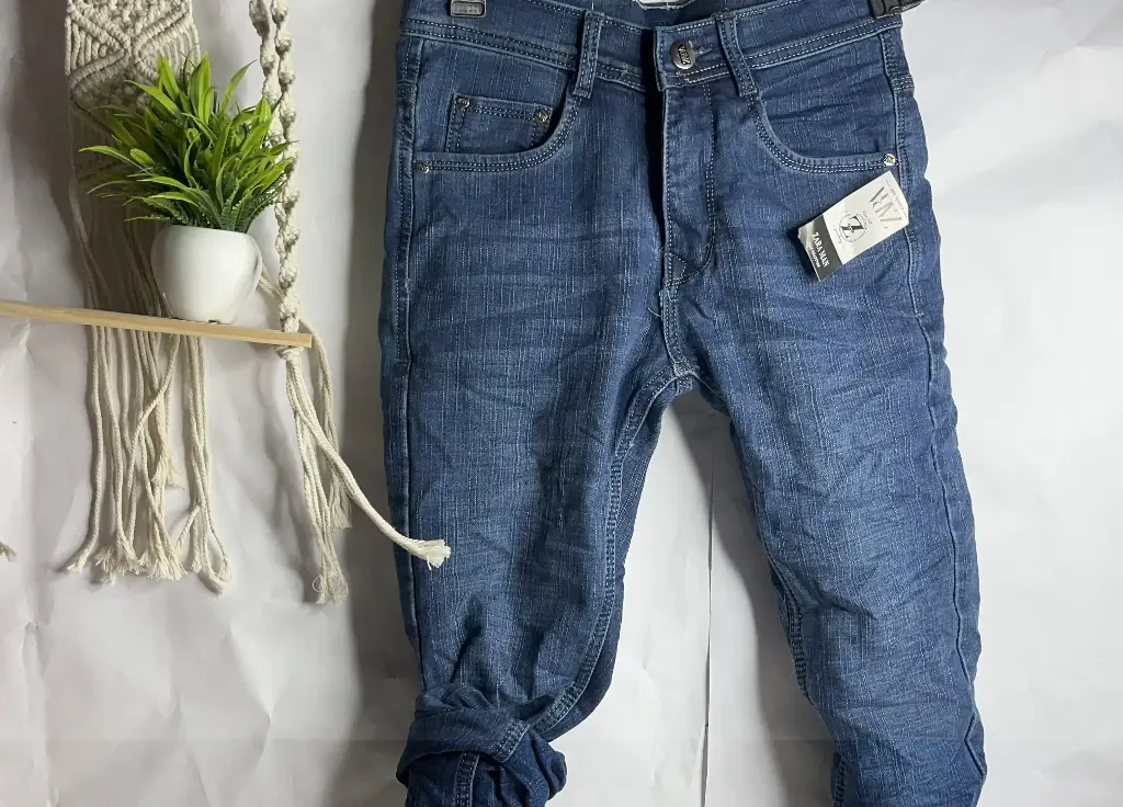 ZT2 Men's Relaxed Fit Light Fade Stretchable Jeans.