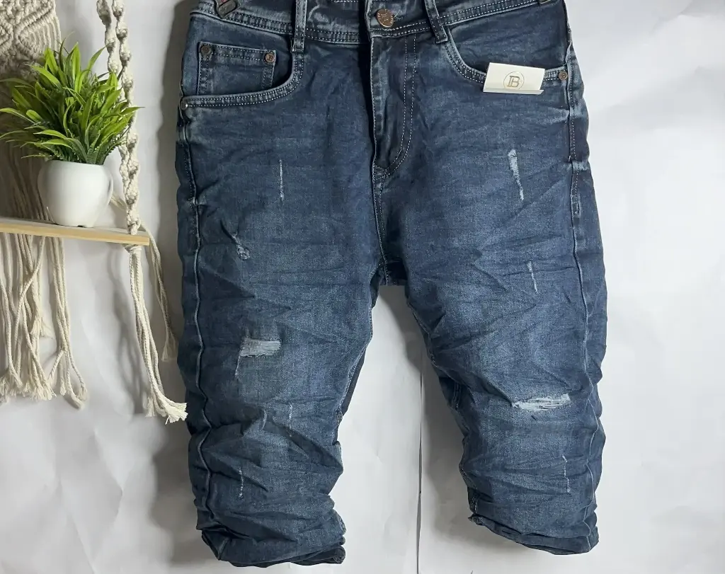 ZT3 Men's Regular Fit Mid-Rise Light Fade Stretchable Jeans.