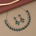 ZTJ3 Antique Silver-Toned Choker Set with Emerald Green Stones