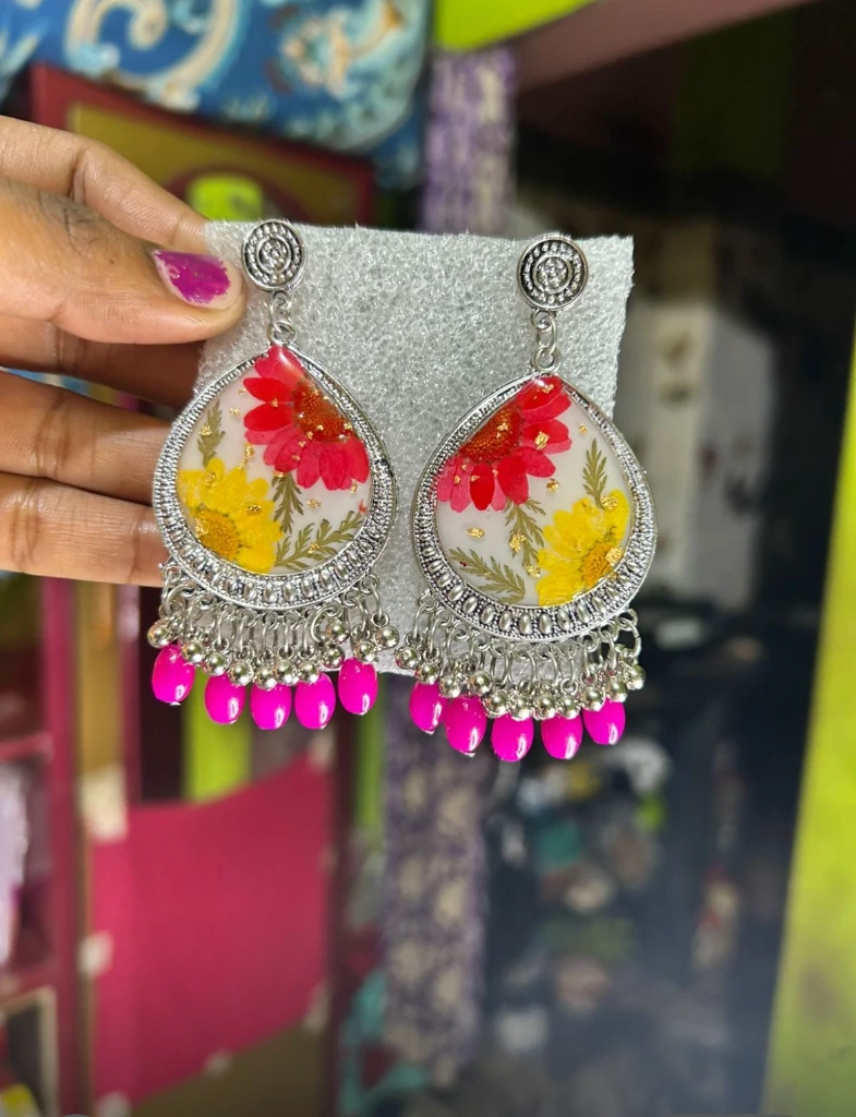 ZTJONE1 Handcrafted Floral Resin Chandbali Earring