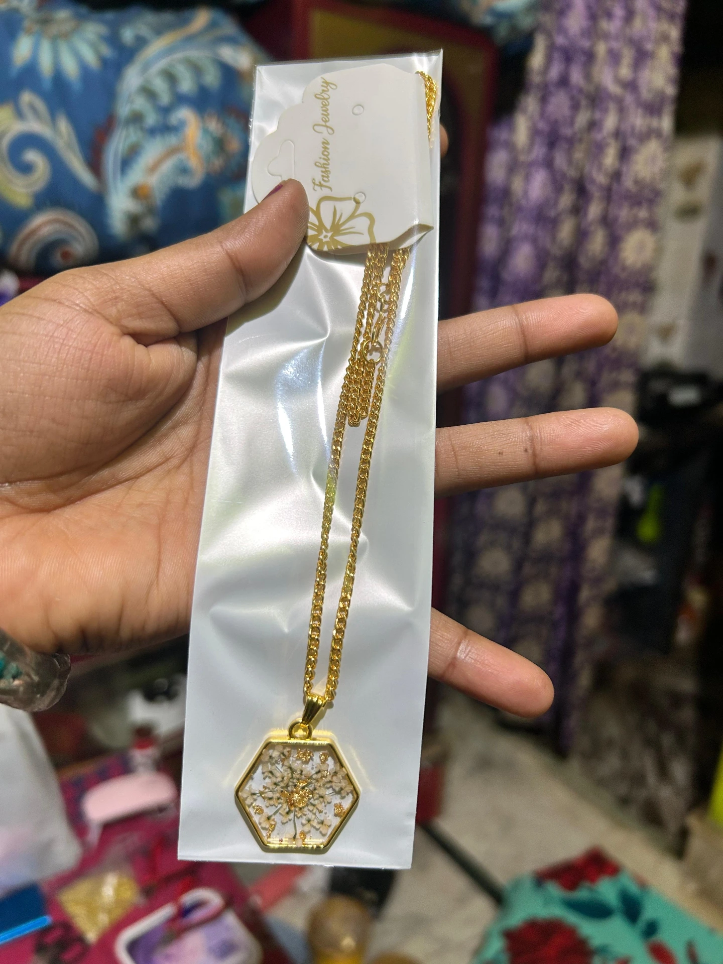 ZTJONE40 Handmade Floral Resin Hexagon Pendant Necklace