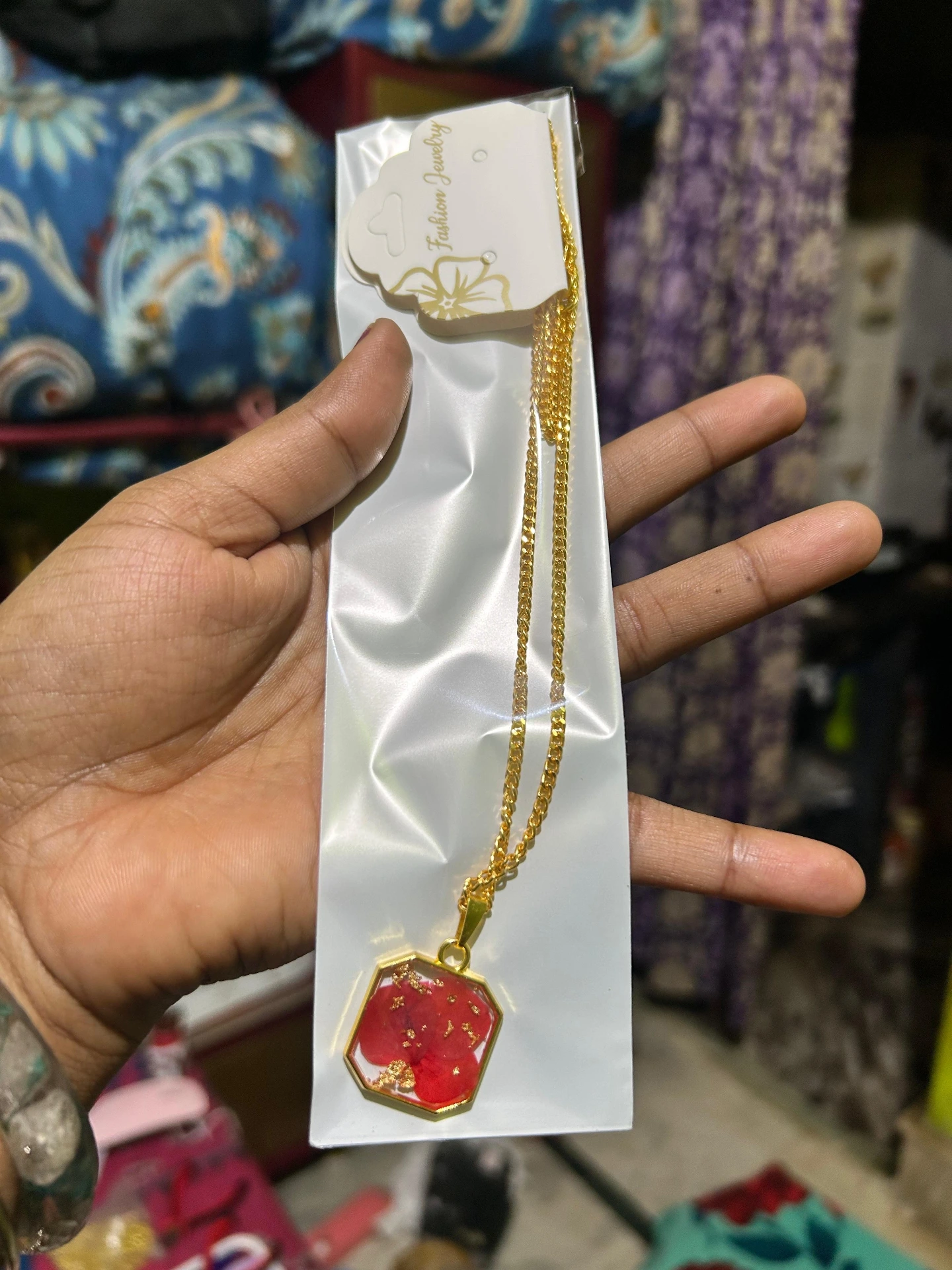 ZTJONE41 Pressed Flower Resin Hexagon Pendant Necklace – Red Bloom