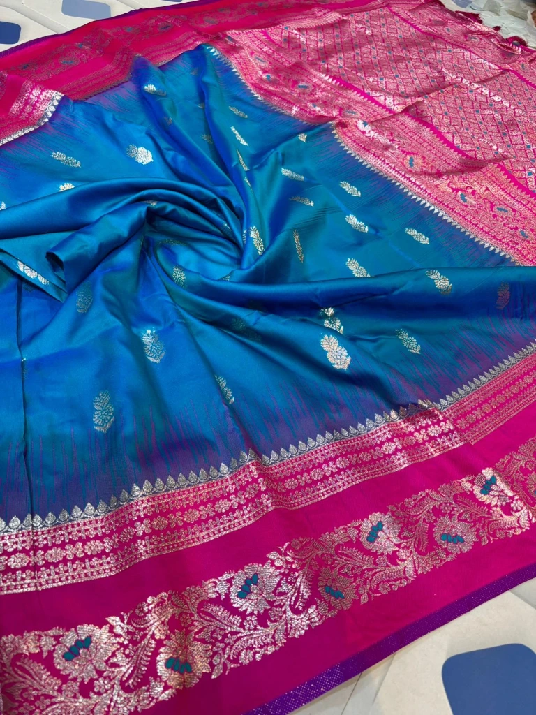 ZTNSS65 Premium Ikkat Mahabalipuram Silk Saree with Zari Butta & Heavy Contrast Border