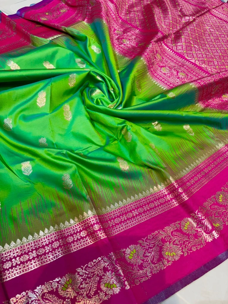 ZTNSS67 Premium Ikkat Mahabalipuram Silk Saree with Zari Butta & Heavy Contrast Border