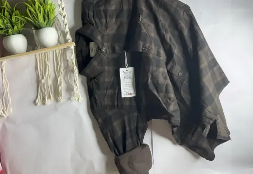 ZT13 Men's Checks Spread Collar Slim Fit Cotton Casual Shirt.